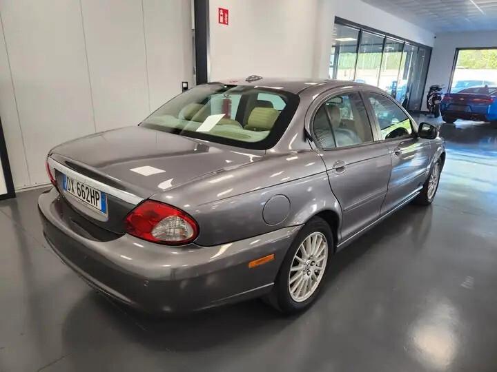 Jaguar X-Type 2.2D cat aut. Premium Luxury cDPF
