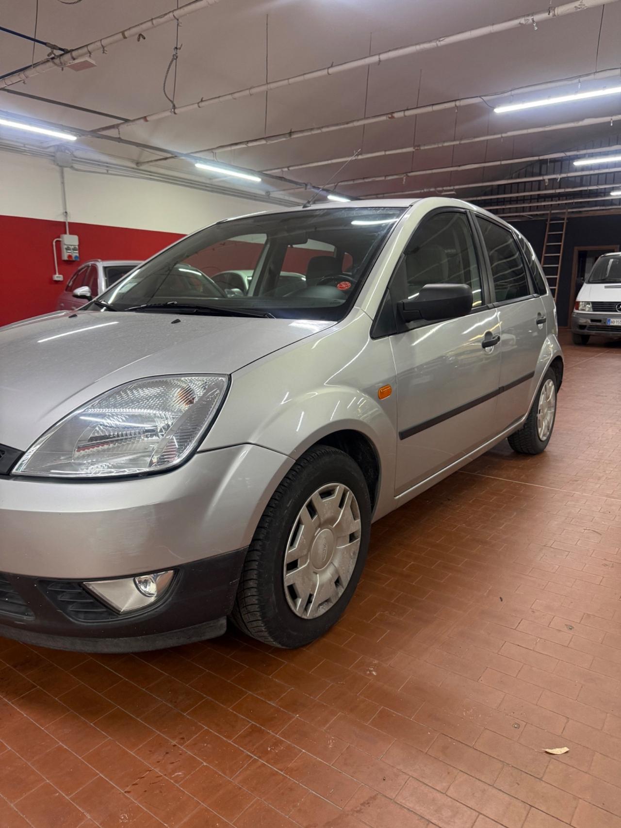 Ford Fiesta 1.2 16V 5p. Ghia