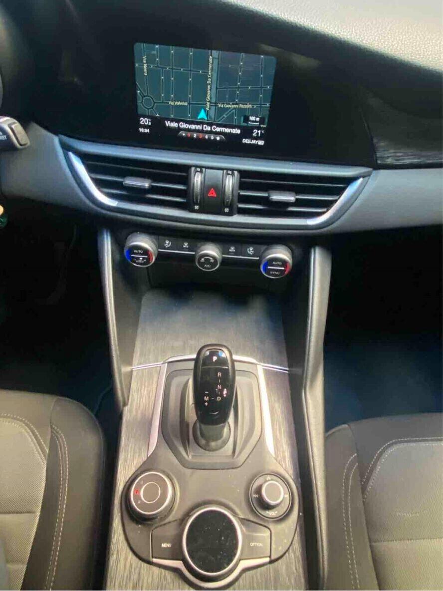 Alfa Romeo Giulia 2.2 Turbodiesel 160 CV AT8 Business PREZZO REALE