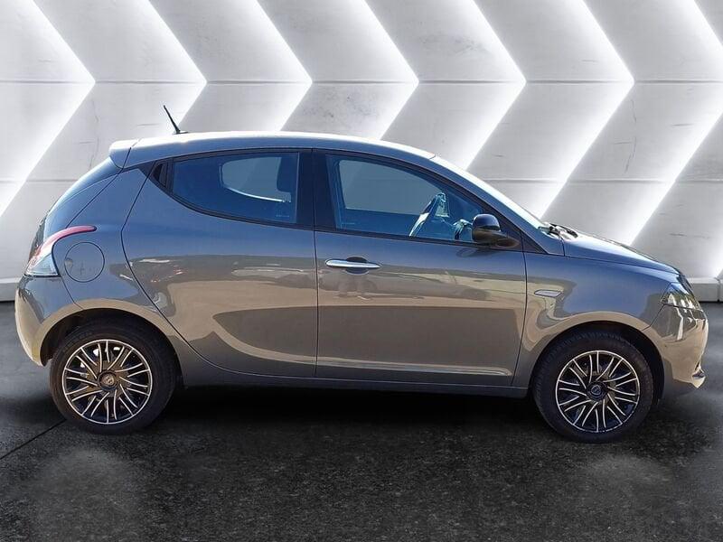 Lancia Ypsilon 1.0 firefly hybrid Gold s&s 70cv 5p.ti