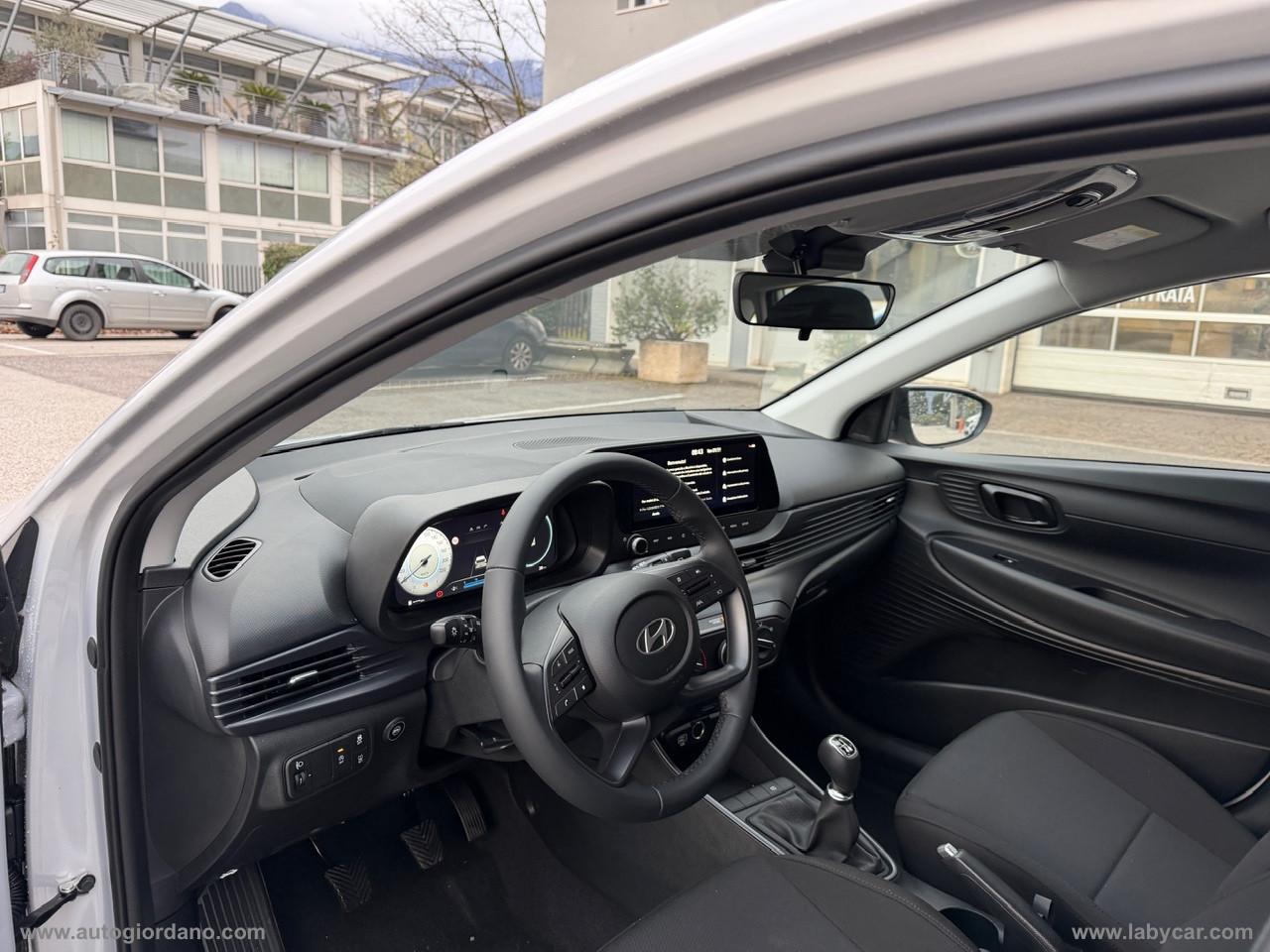 HYUNDAI i20 1.2 MPI MT GPL Connectline LUMEN GREY PEARL