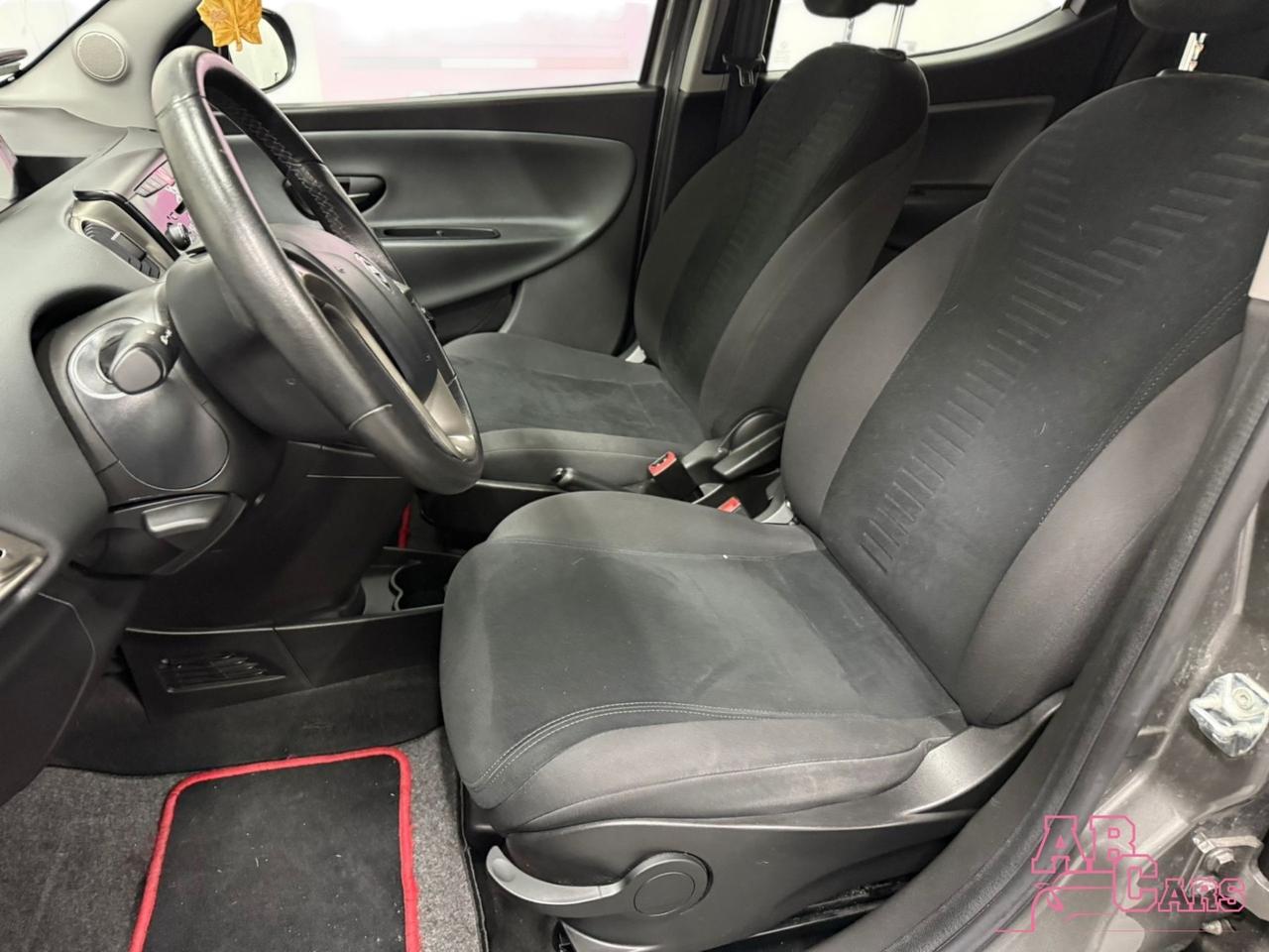 Lancia Ypsilon 1.2 69 CV GOLD SOLO 26000 KM!!!