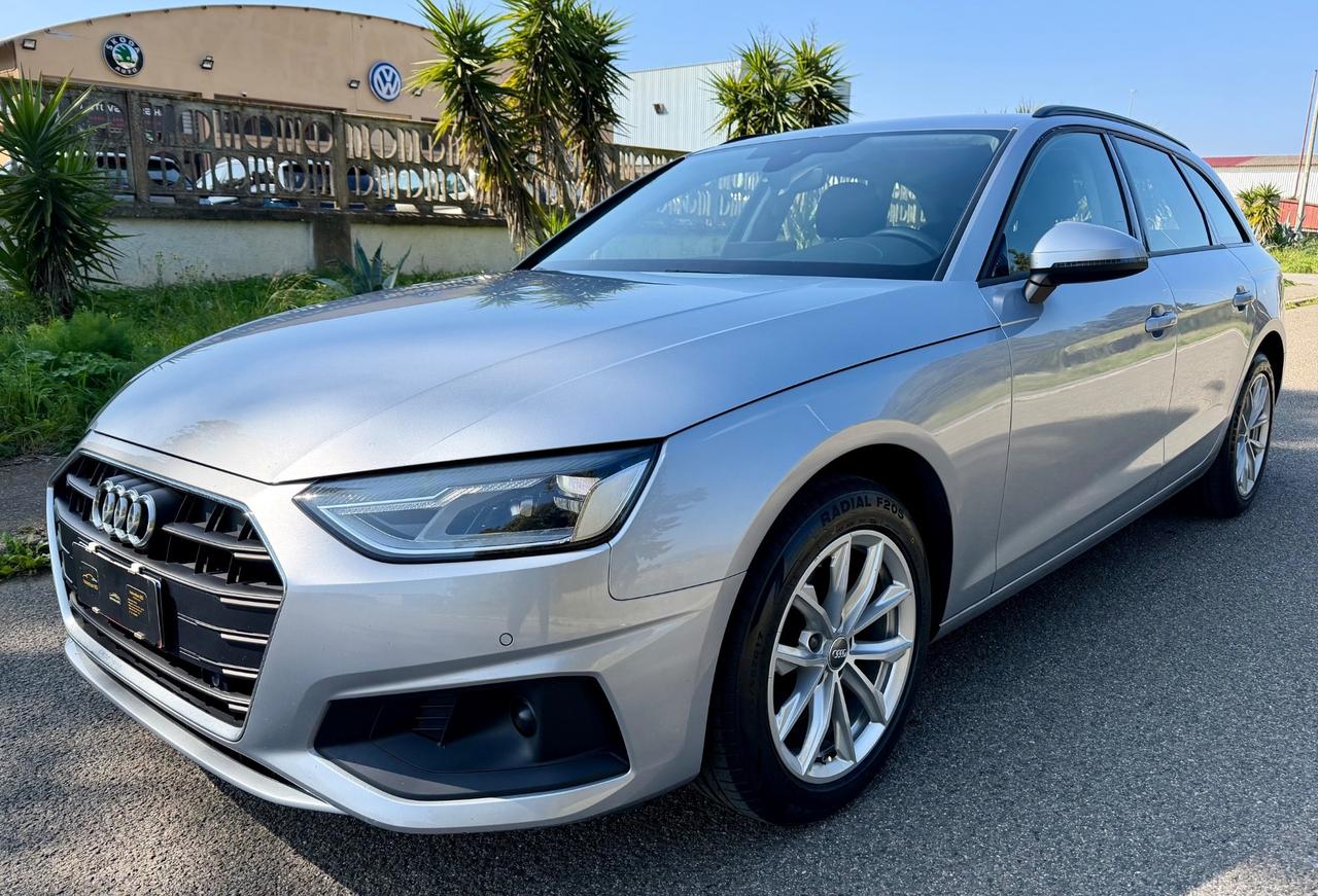 Audi A4 Avant 35 TDI/163 CV S tronic Business Advanced