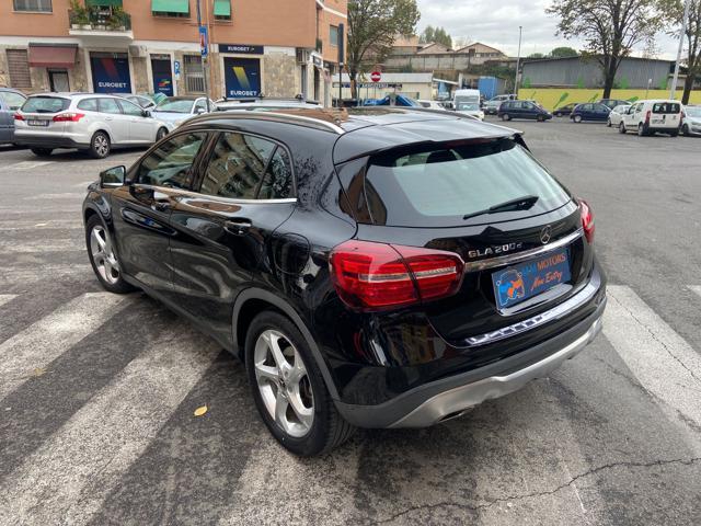 MERCEDES-BENZ GLA 200 d Automatic Premium