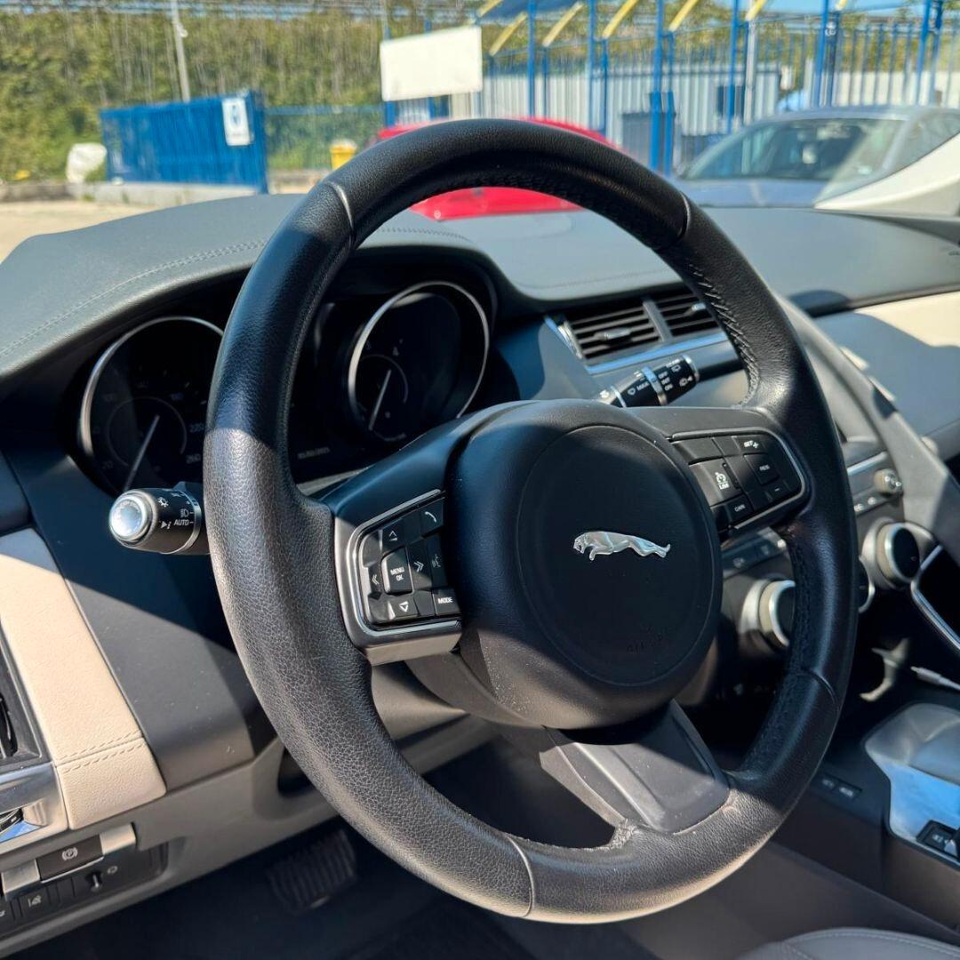 Jaguar E-Pace 2.0D 150 CV AWD aut. R-Dynamic HSE