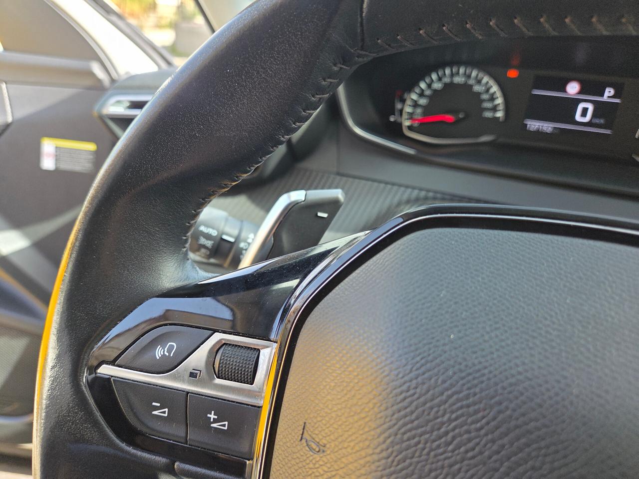 Peugeot 2008 BlueHDi 130 S&S EAT8 Allure Pack