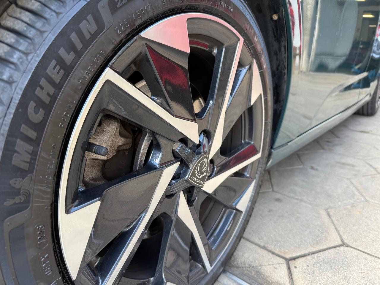 Peugeot 308 BlueHDi 130 S&S EAT8 SW Allure