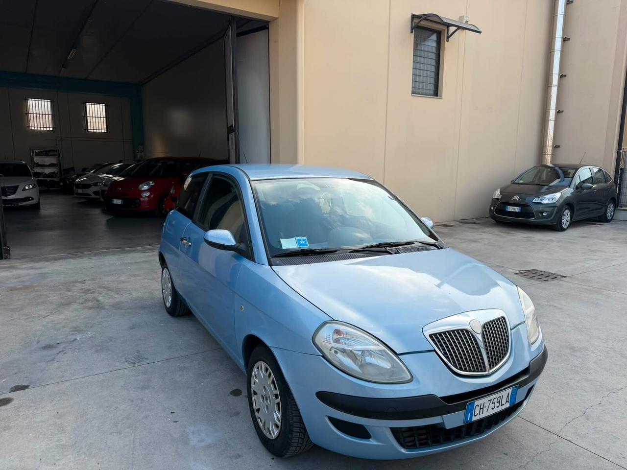 Lancia Ypsilon 1.2 16V Platino