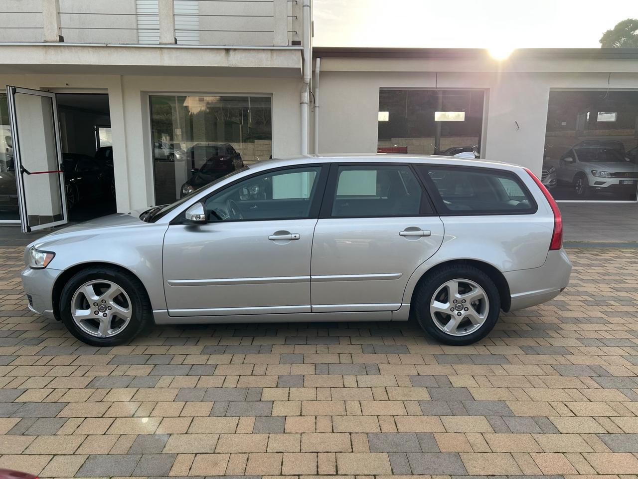 Volvo V50 D2 R-design