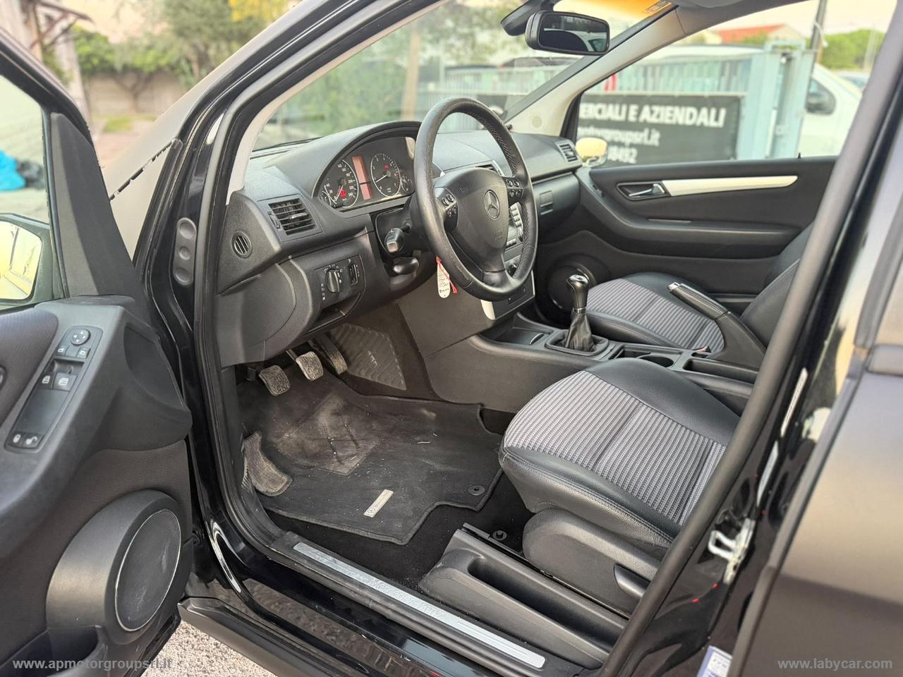 MERCEDES-BENZ A 150 Avantgarde BLACK MATT