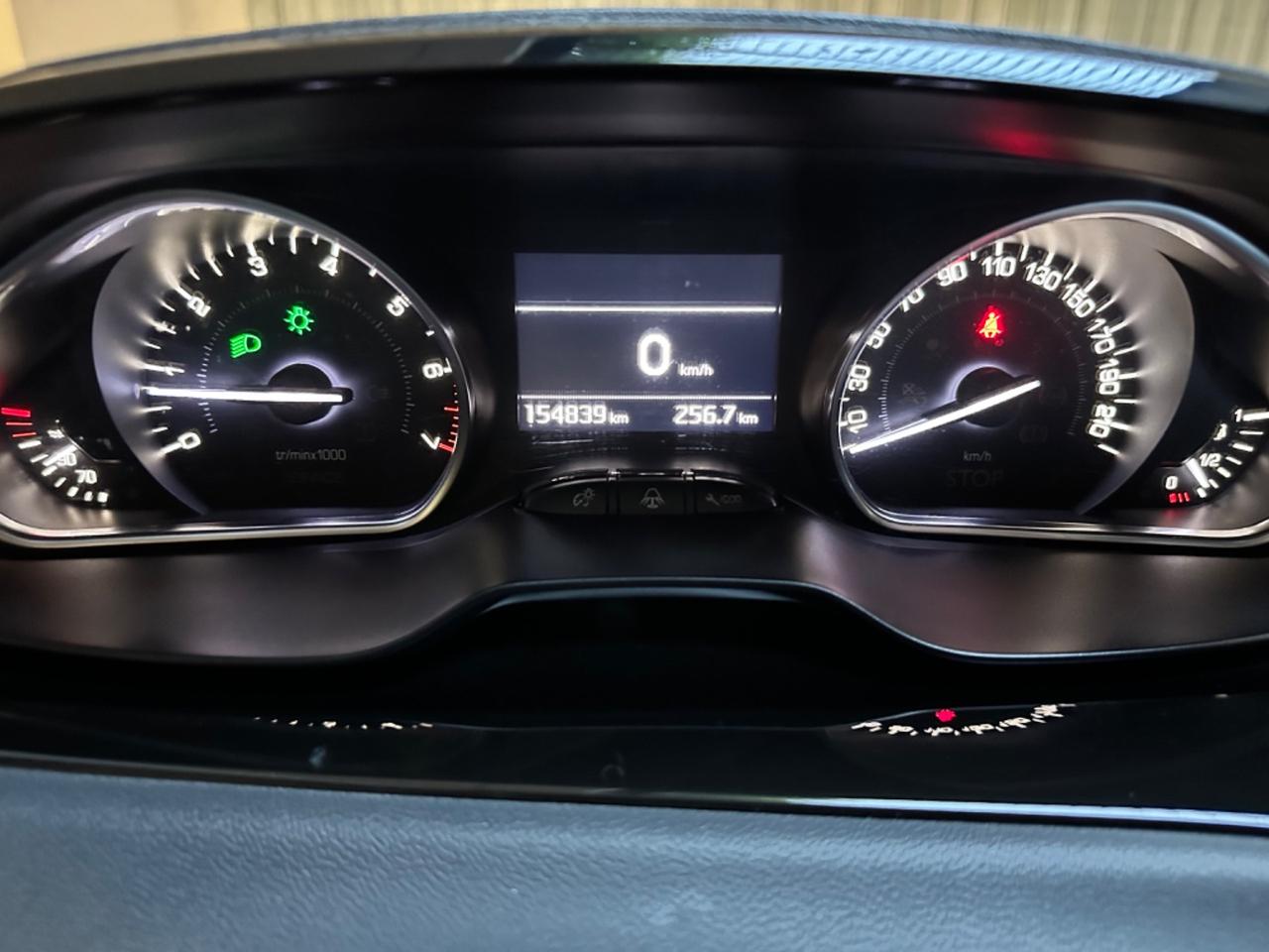 Peugeot 208.3 porte Allure.ok neopatentati.tagliandi certificati