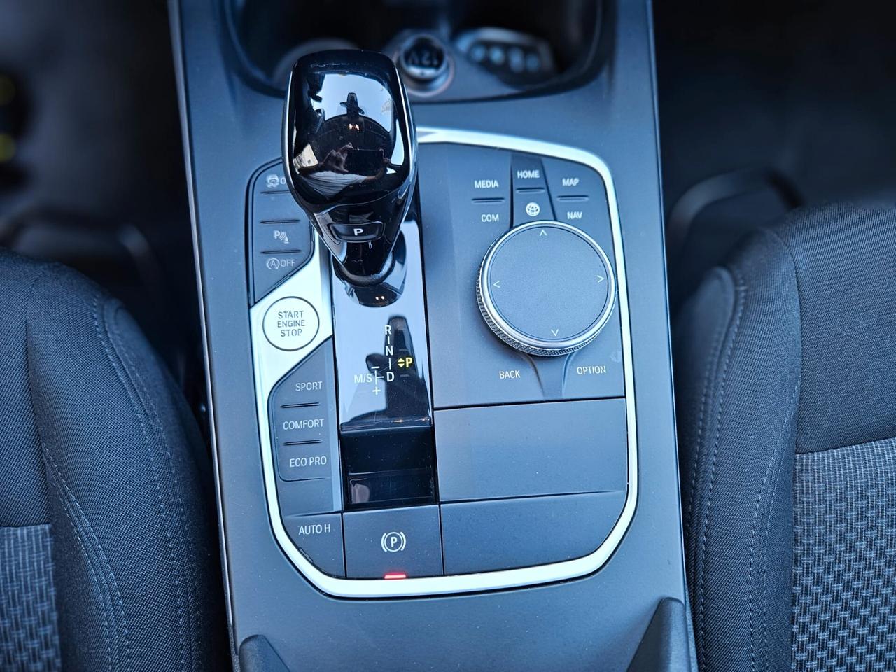 Bmw 118 118d 5p. Business Advantage