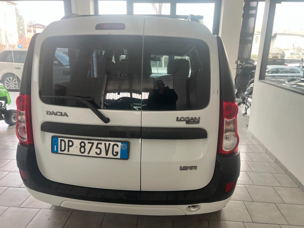 Dacia Logan MCV 1.6 16V 5 posti Lauréate