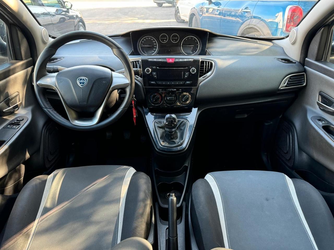 Lancia Ypsilon 1.2 69 CV 5 porte S&S Gold