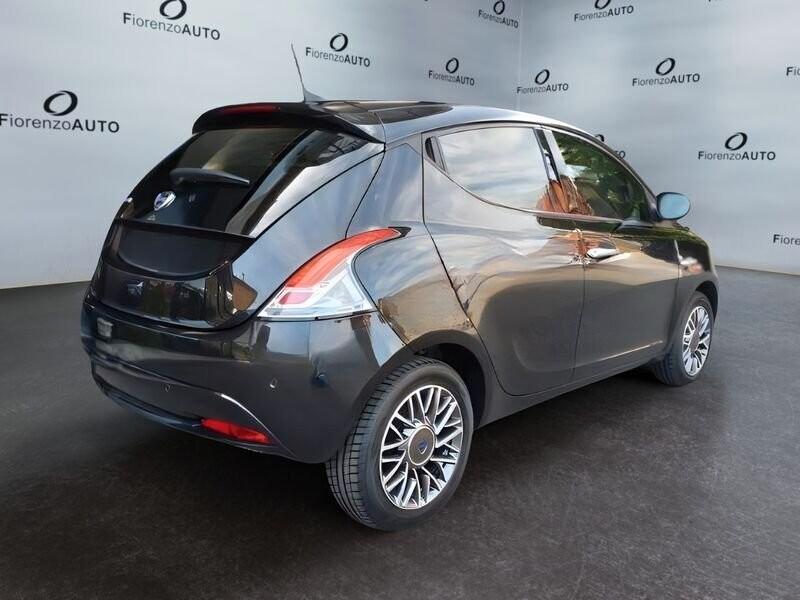 Lancia Ypsilon 1.0 FireFly 5 porte S&S Hybrid Gold Plus