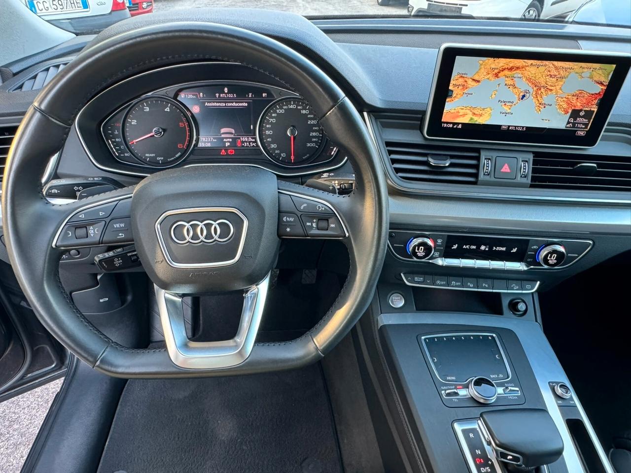 Audi Q5 40 TDI quattro S-Tronic Business Sport