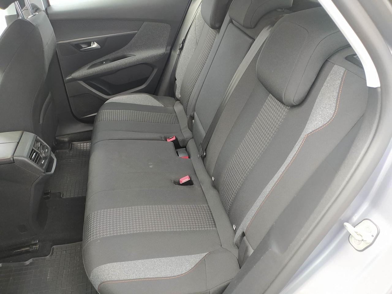 Peugeot 3008 Active 1.5 Blue HDI 130