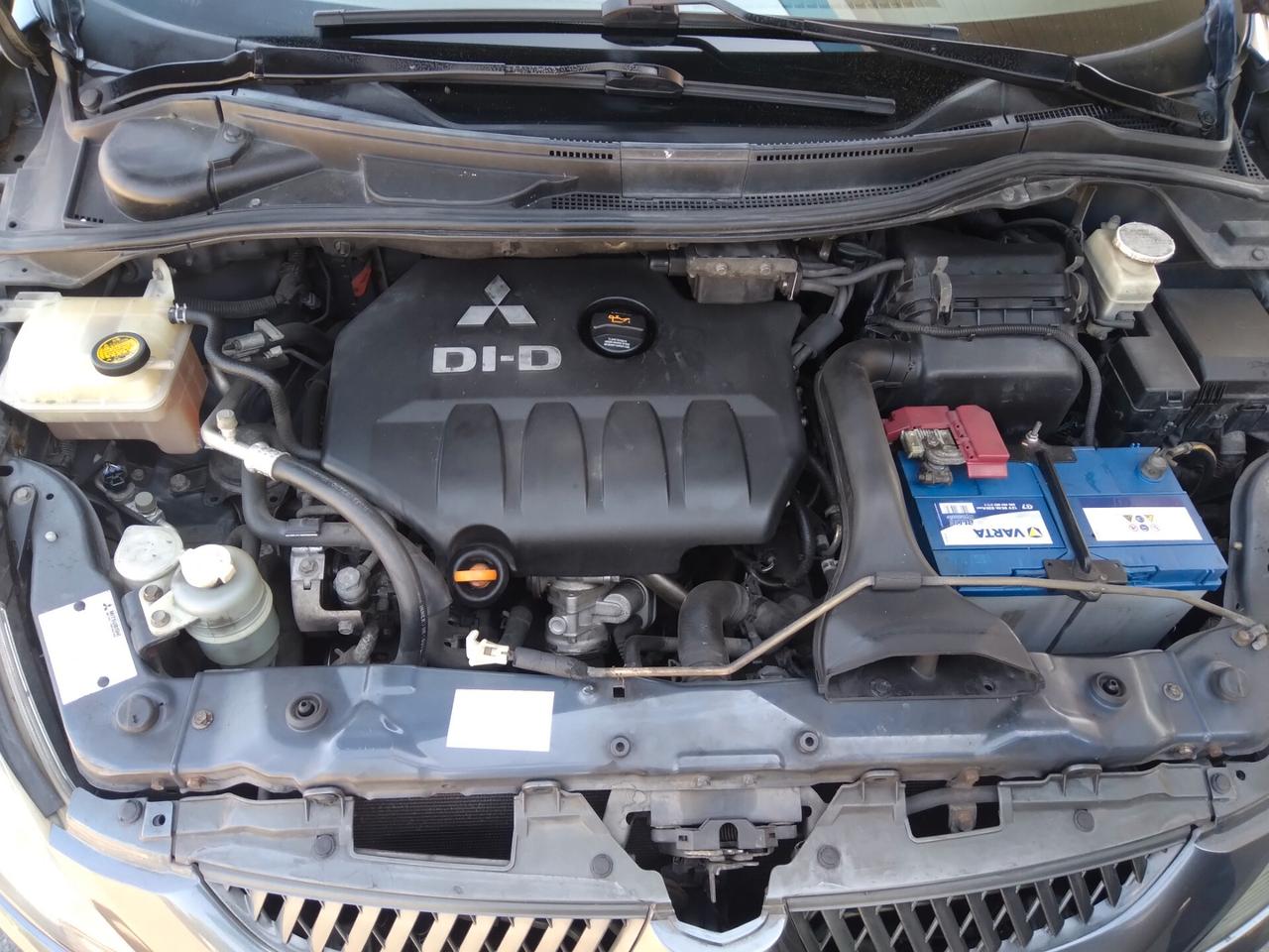 Mitsubishi Grandis 2.0 tdi 140cv 7 posti motore WOLKSWAGEN