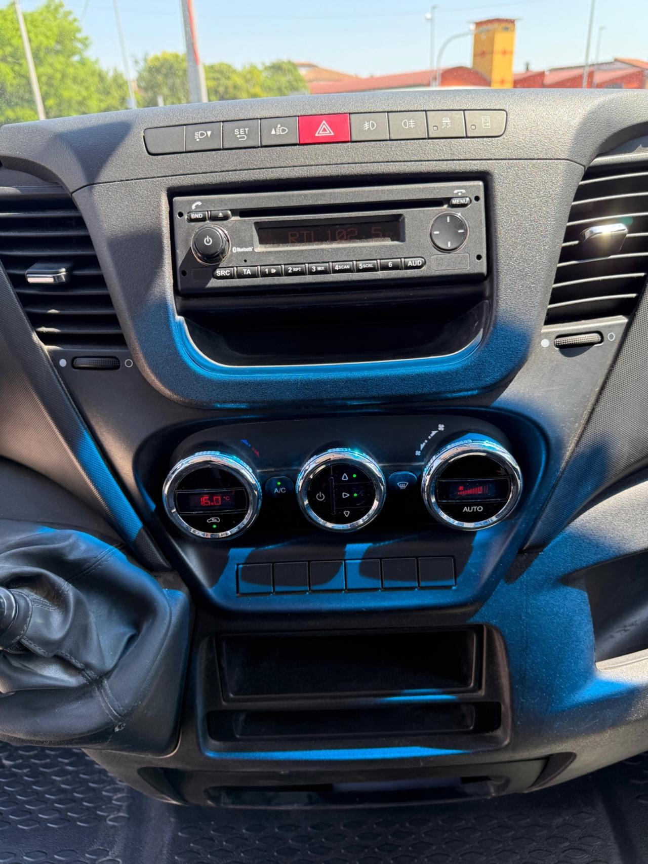 Iveco daily gru 7 posti