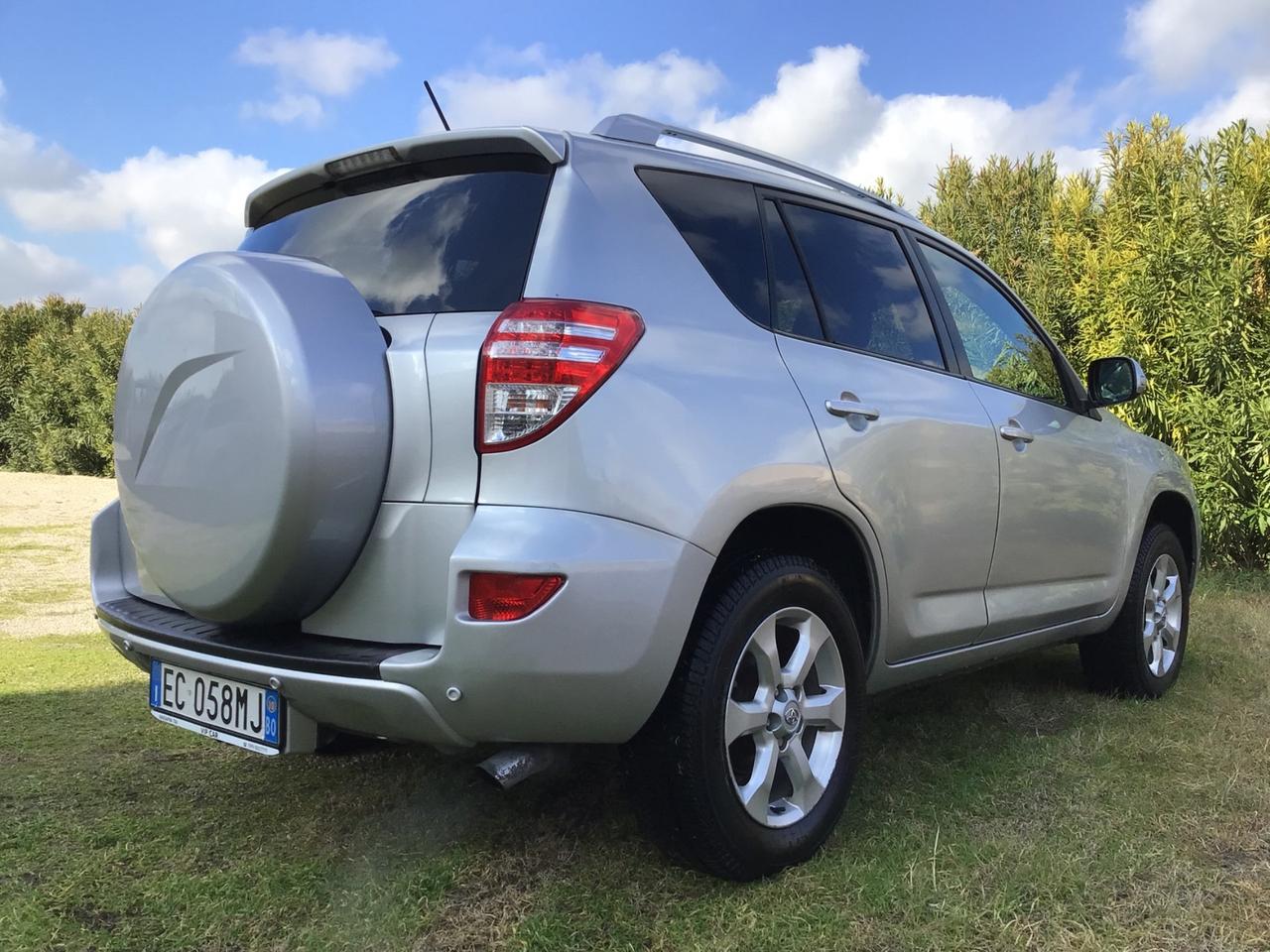 Toyota RAV 4 RAV4 Crossover 2.2 D-4D 150 CV DPF Luxury