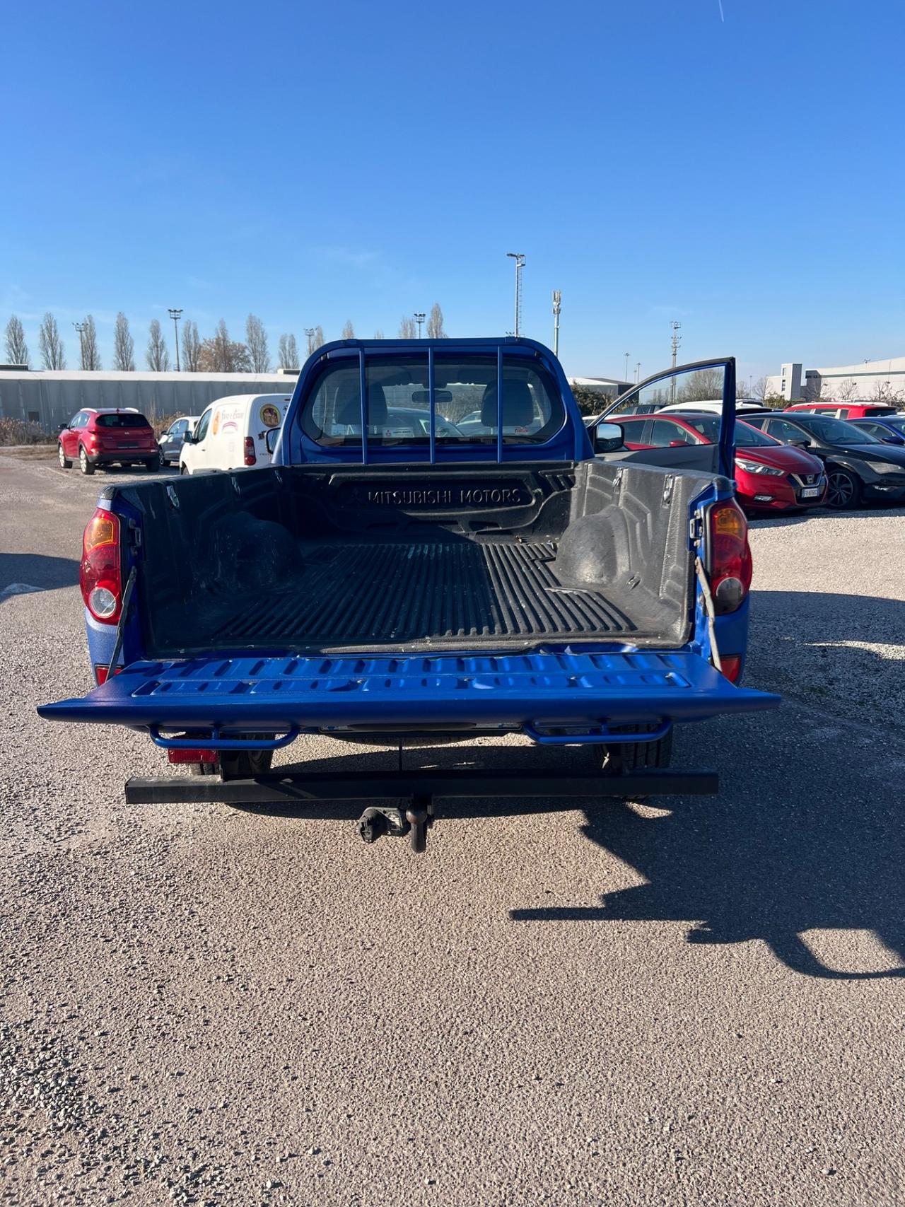 Mitsubishi PICK UP L200 DI D invite Club cab 4 WD