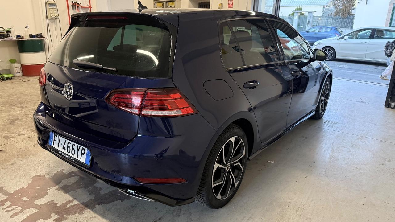 Volkswagen Golf 1.0 TSI 115 CV 5p. Sport R LINE