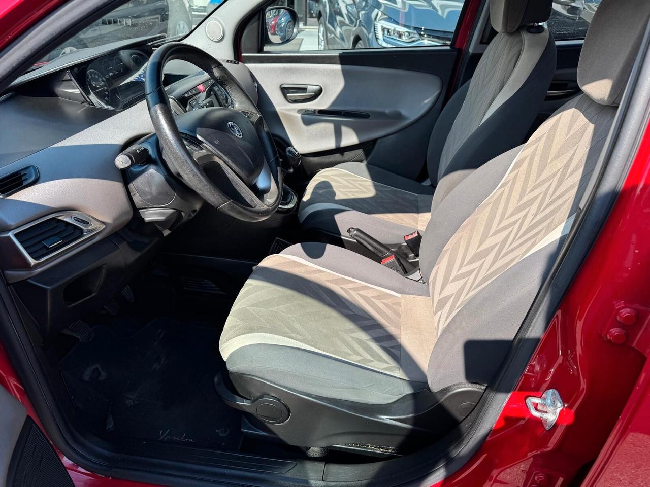 Lancia Ypsilon 1.2 69 CV 5 porte GPL Ecochic Silver
