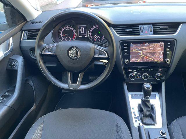 SKODA Octavia SW 1.6 TDI 115CV DSG NAVIGATORE SENSORI PARCHEGGIO