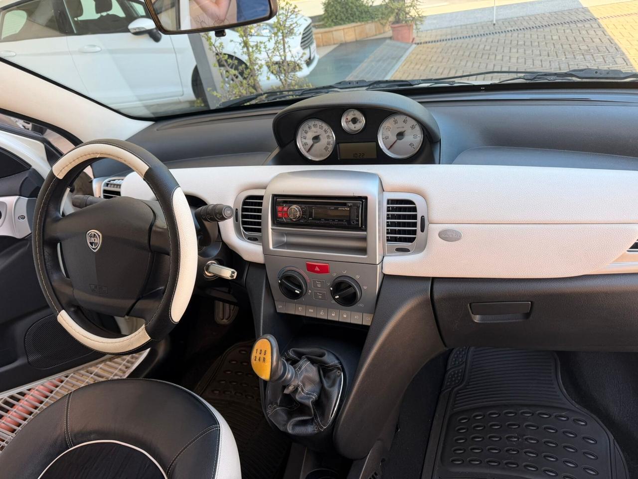 Lancia Ypsilon 1.2 69 CV Platinum