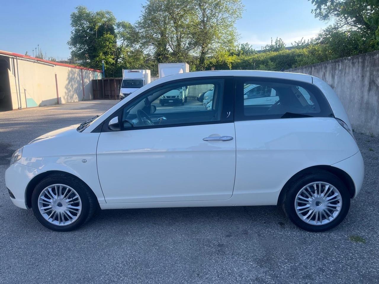 Lancia y -1.2 benz- full-2009