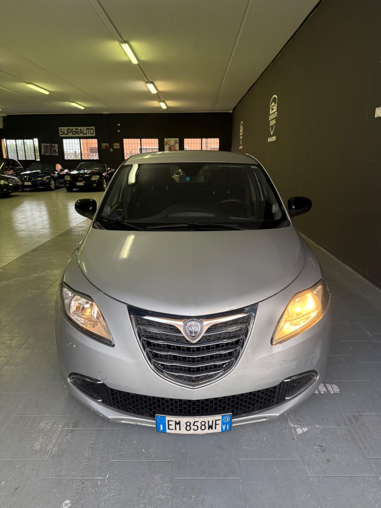 Lancia Ypsilon 1.2 69 CV 5 porte GPL Ecochic Silver