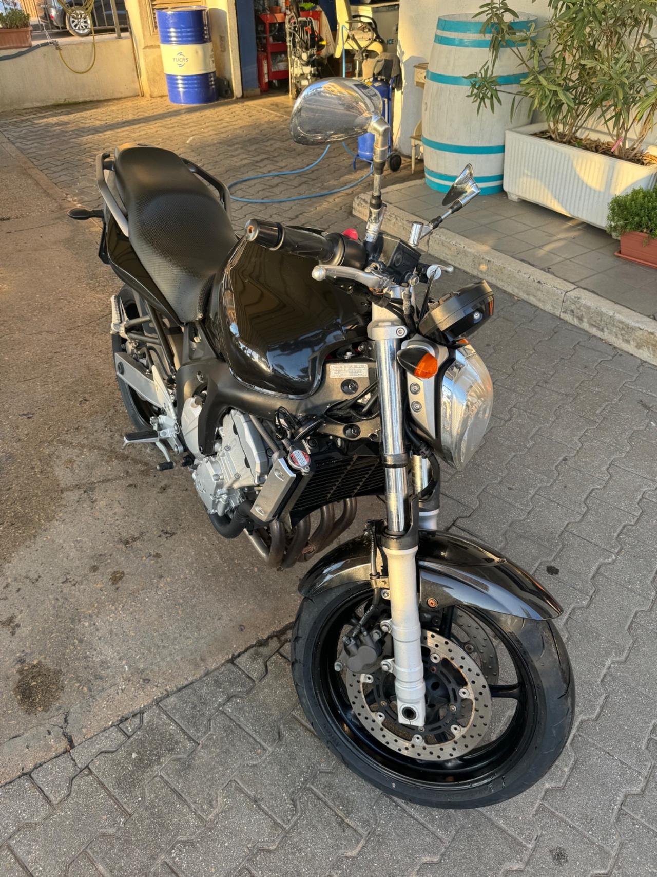 Yamaha FZ6