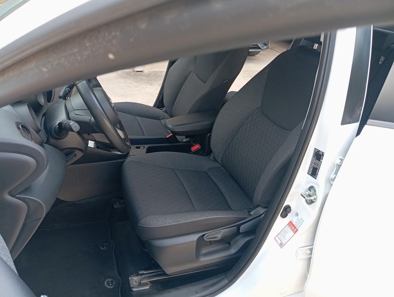 Toyota Yaris 1.5 Hybrid 5 porte Trend