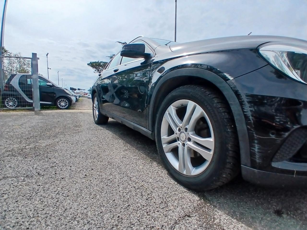 Mercedes-benz GLA 180 d Premium