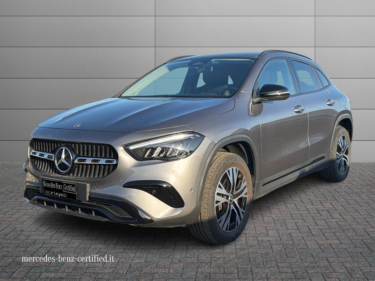 Mercedes-Benz GLA 180 Progressive Advanced Plus auto