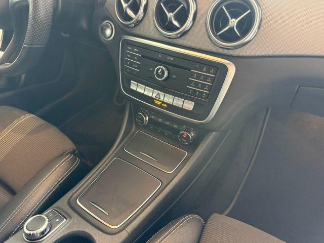 MERCEDES-BENZ GLA 200 d Automatic 4Matic Sport
