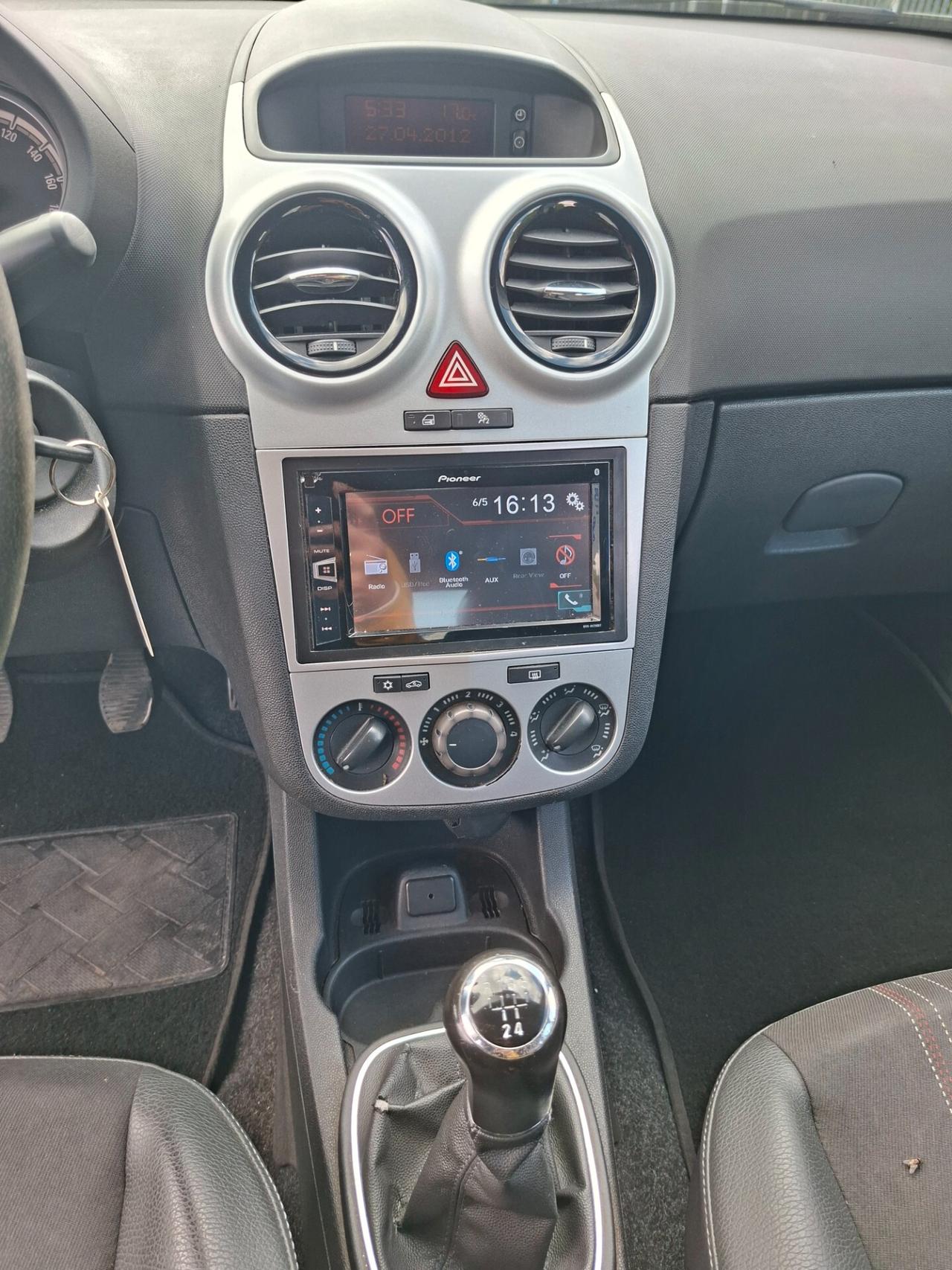 Opel Corsa 1.2 5 porte