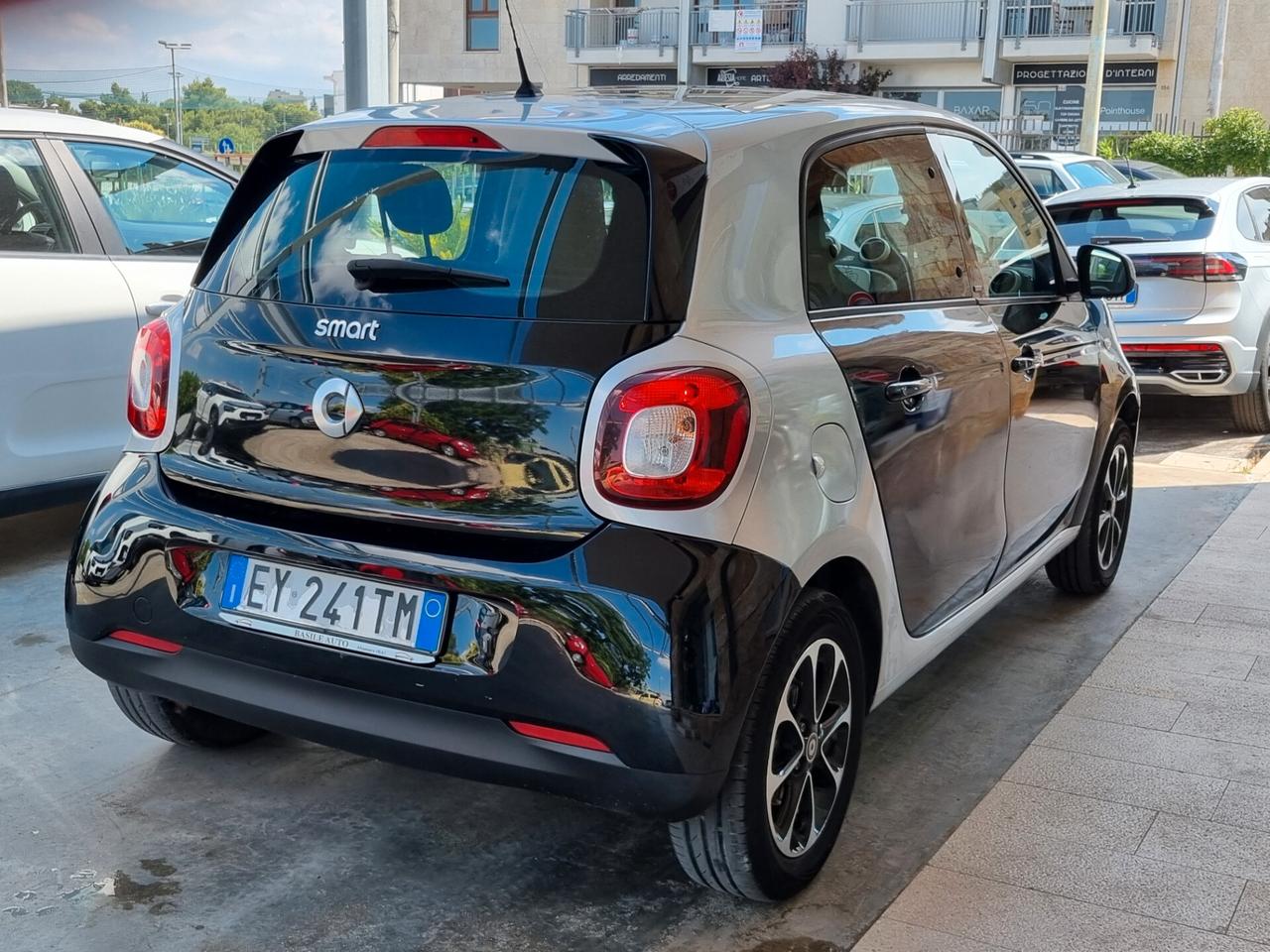 Smart Forfour II 2015 1.0 Youngster 71cv