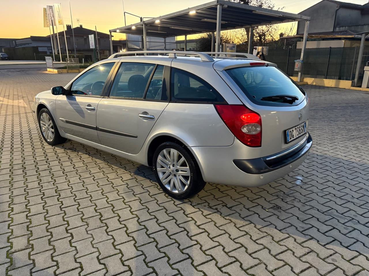 Renault Laguna 2.0 16V SporTour