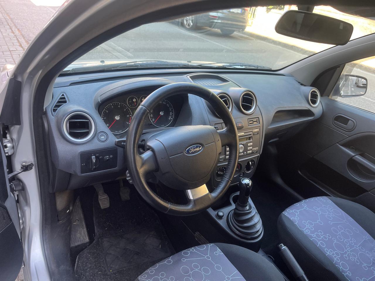 Ford Fiesta 1.2 16V 5p. Ghia