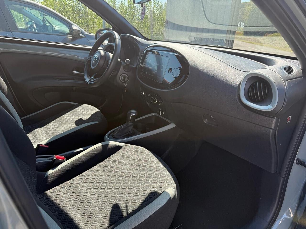 Toyota Aygo X 1.0 VVT-i 72 CV 5 porte Trend S-CVT ADATTA A NEO PATENTATI