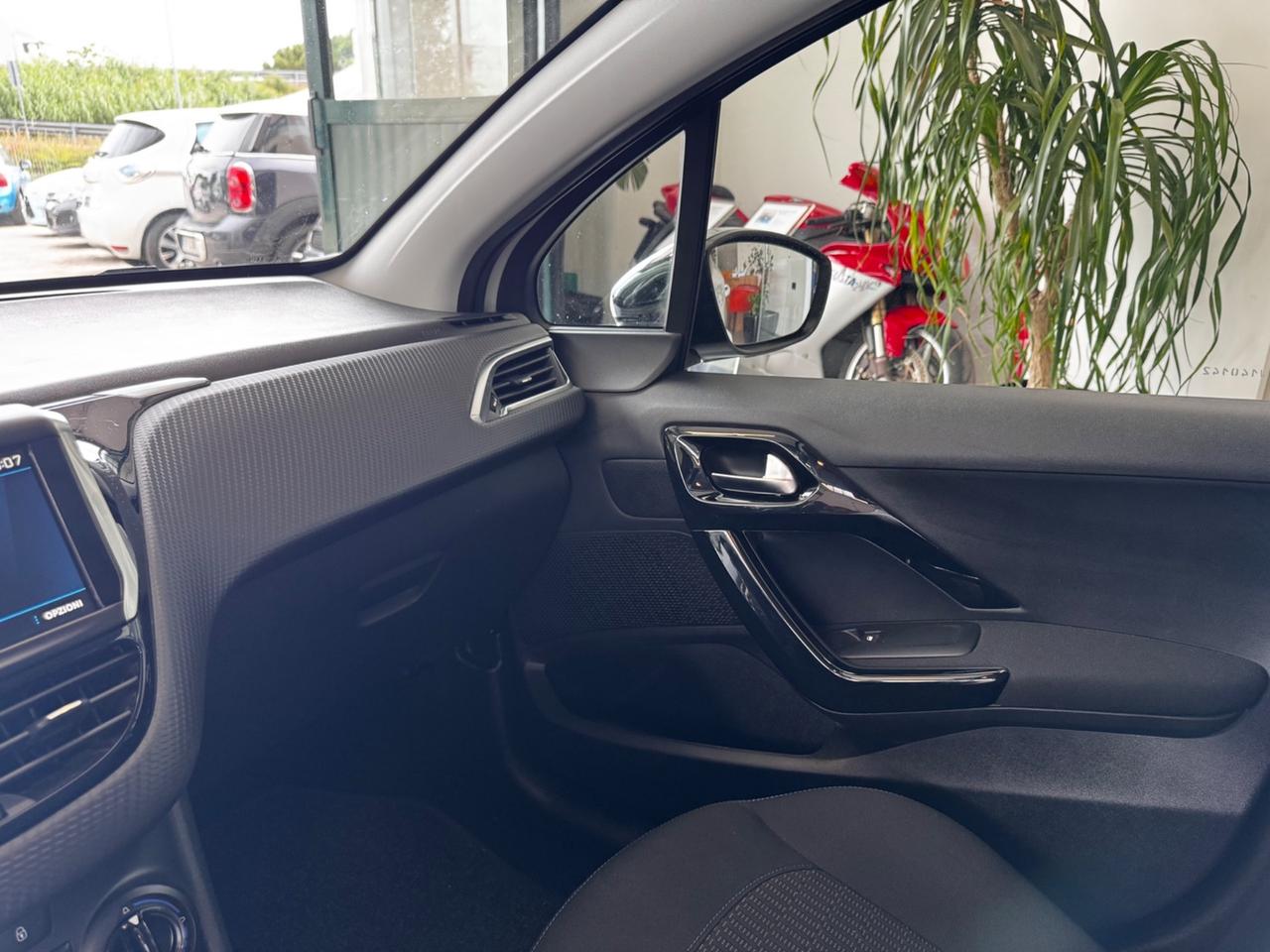 Peugeot 208 BlueHDi 100 S&S 5 porte Signature