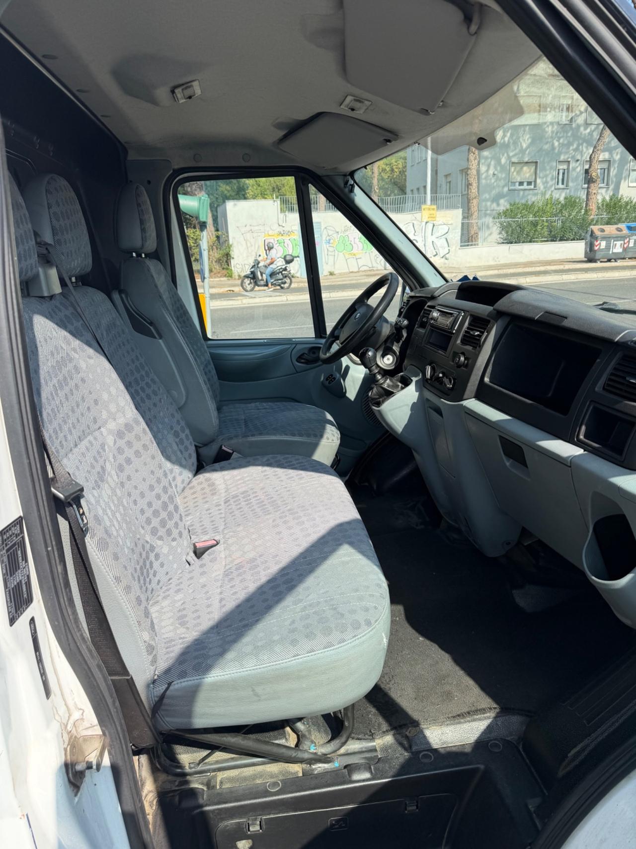 Ford Transit Courier 350l VAN 2.2.