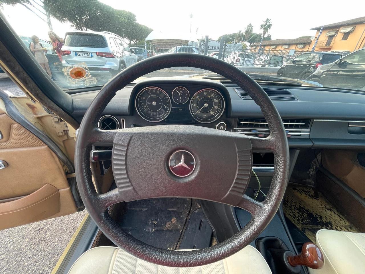 Mercedes-benz 210/310 MERCEDES W115/8 200D