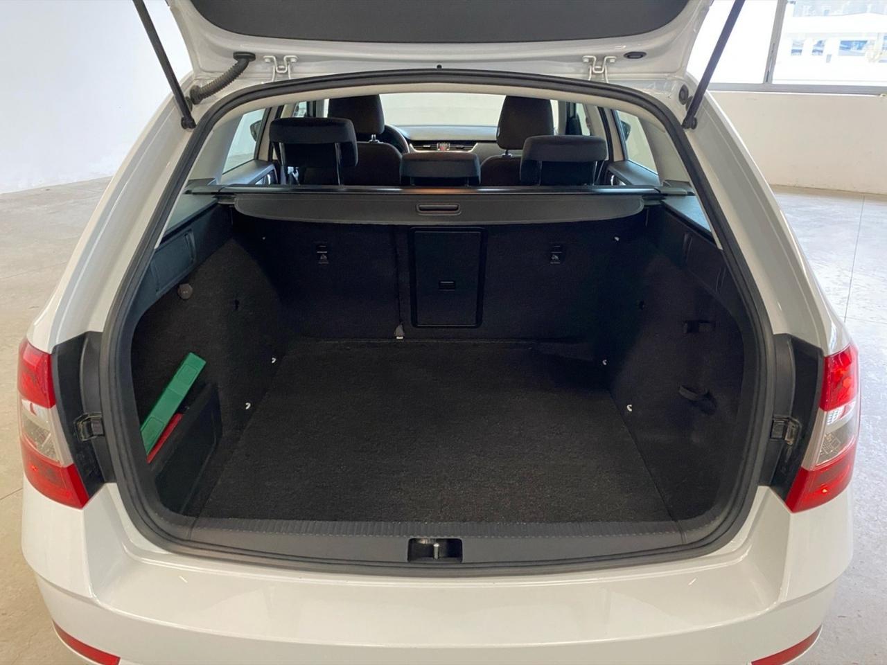 Skoda Octavia 2.0 tdi cr 4x4 dsg wagon executive