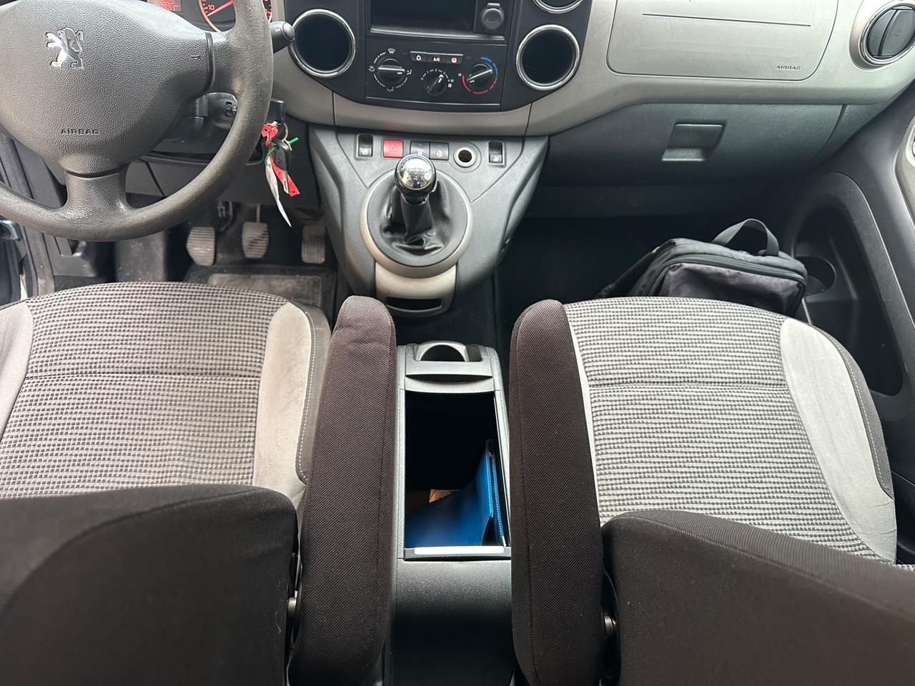 Peugeot Partner 7 posti 1.6 gpl della casa euro 5