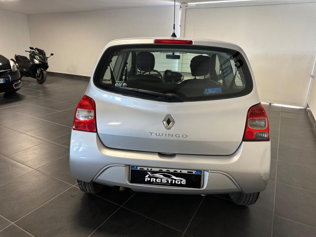 RENAULT TWINGO 1.2 NEOPATENTATI 60CV