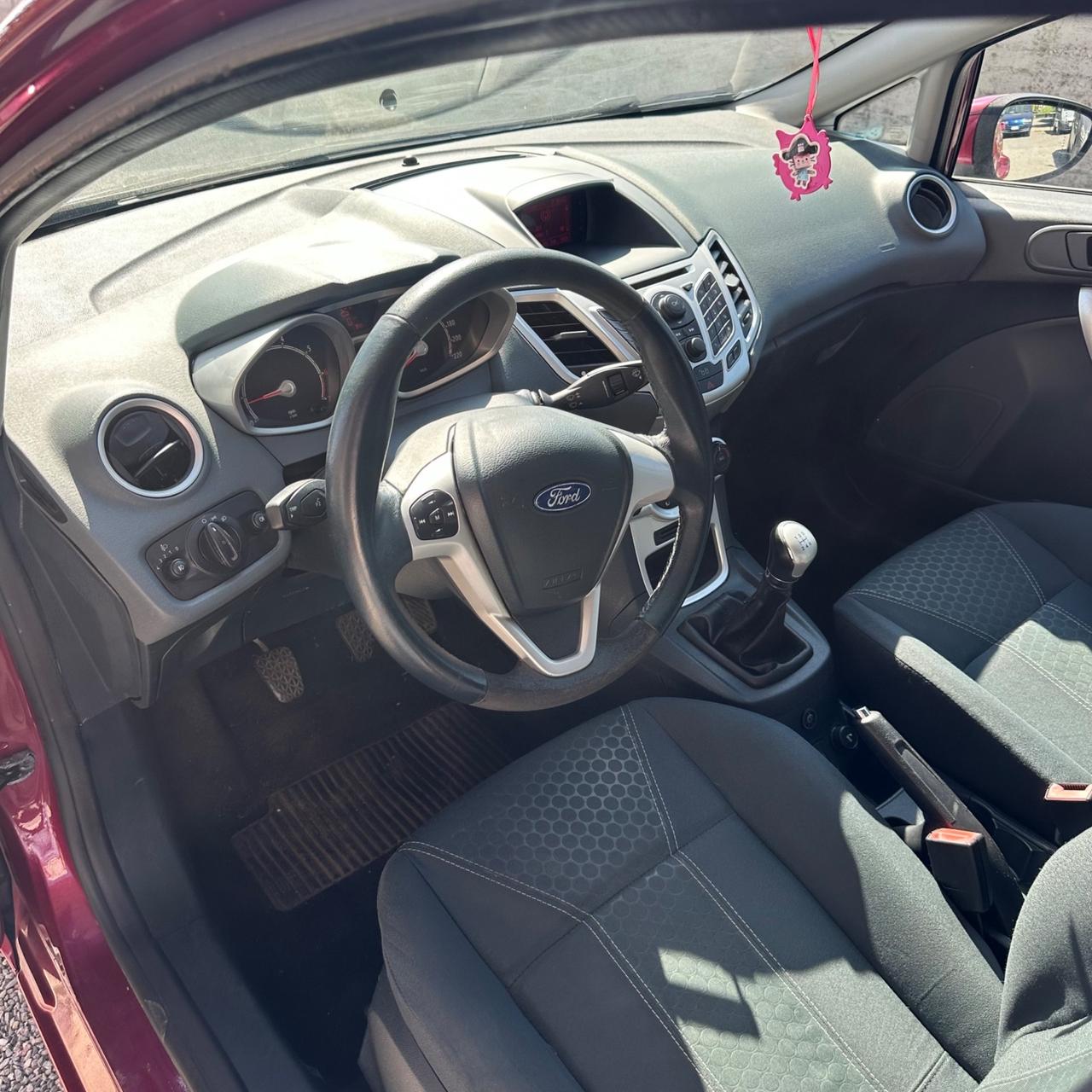 Ford Fiesta 1.4 5 porte Bz.- GPL Titanium
