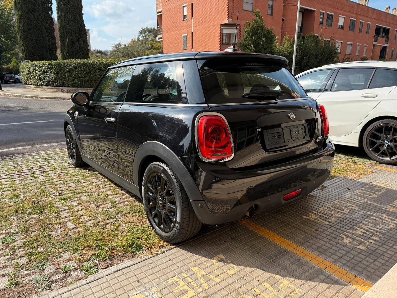 Mini One 1.5 MINI YOURS, Neopatentati, Pari al nuovo.