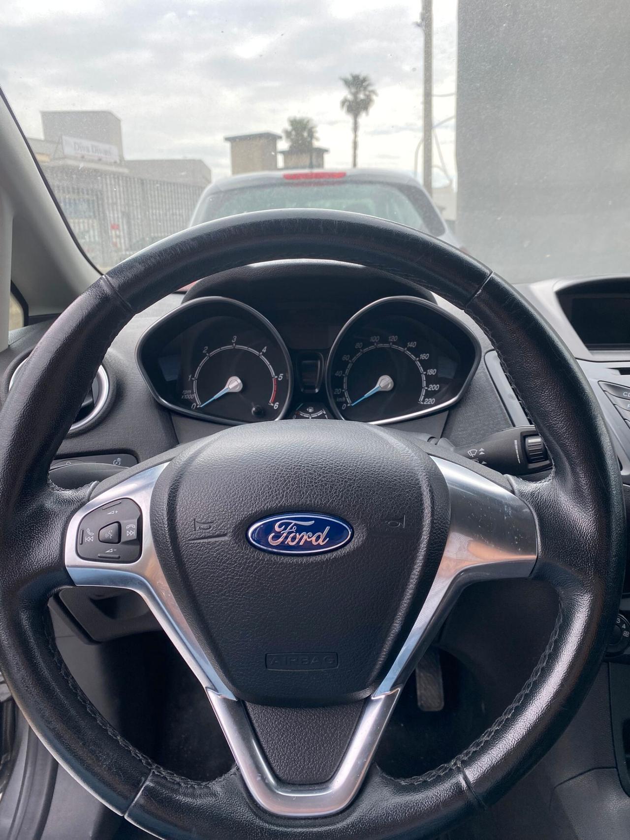 Ford Fiesta 1.5 TDCi 75CV 5 porte Titanium